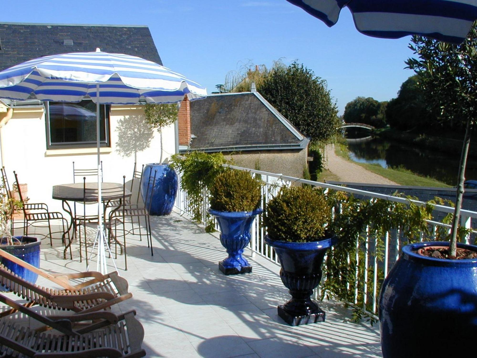 Apartment Hoteliere La Marine Combleux